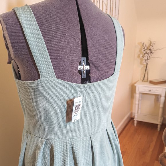 ~*NWT Torrid Sage Green Textured Crossfront Skater Dress - Size 2X - Picture 6 of 13